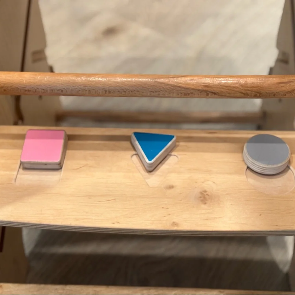 Leea Helper/Learning/Activity Tower - Picture 2 of 10